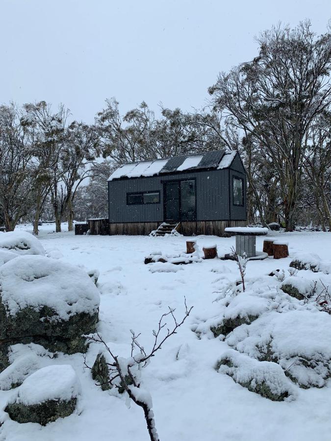 Big Yard Escapes - Two Off-Grid Tiny Houses On The Mowamba River Jindabyne Exterior photo