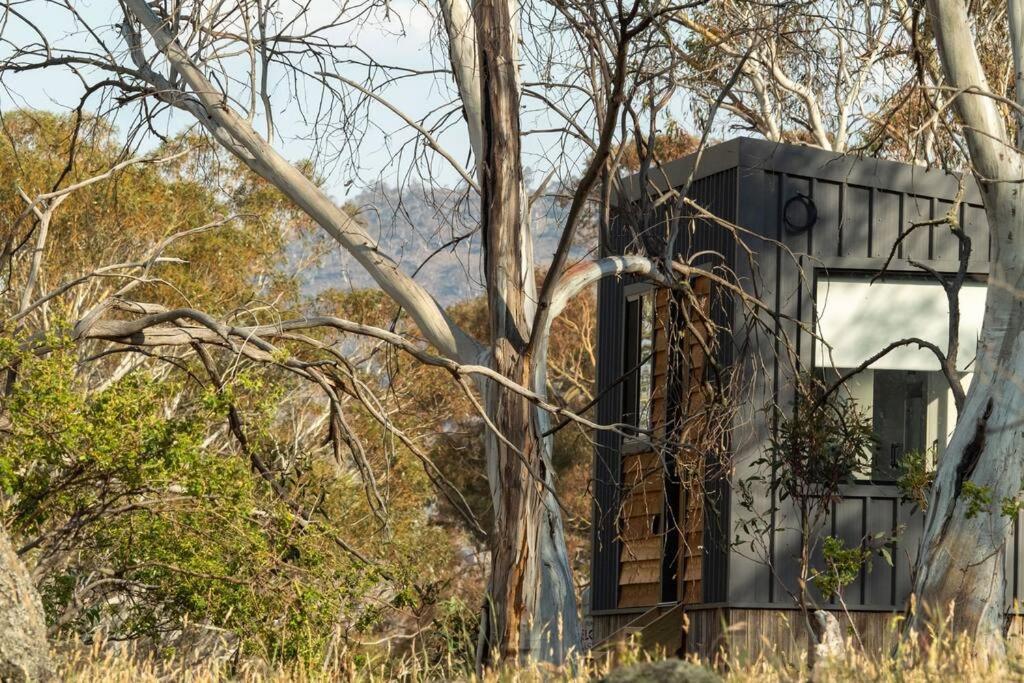Big Yard Escapes - Two Off-Grid Tiny Houses On The Mowamba River Jindabyne Exterior photo
