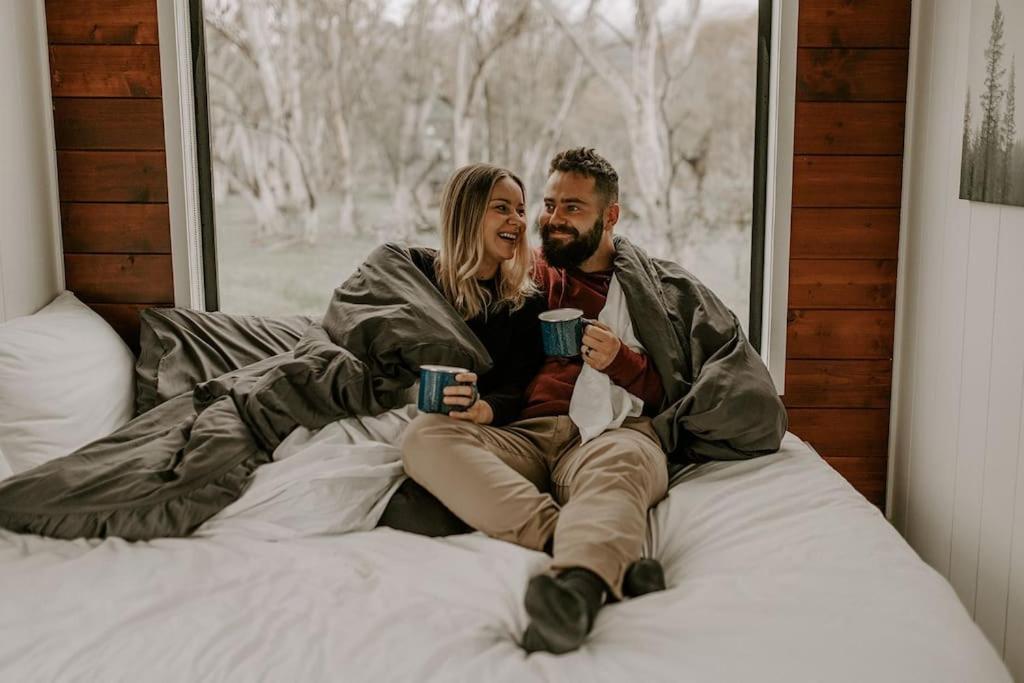 Big Yard Escapes - Two Off-Grid Tiny Houses On The Mowamba River Jindabyne Exterior photo